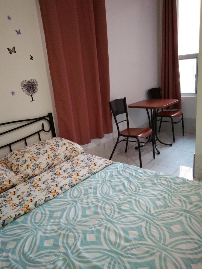 Chinatown Travellers Home Торонто Екстер'єр фото