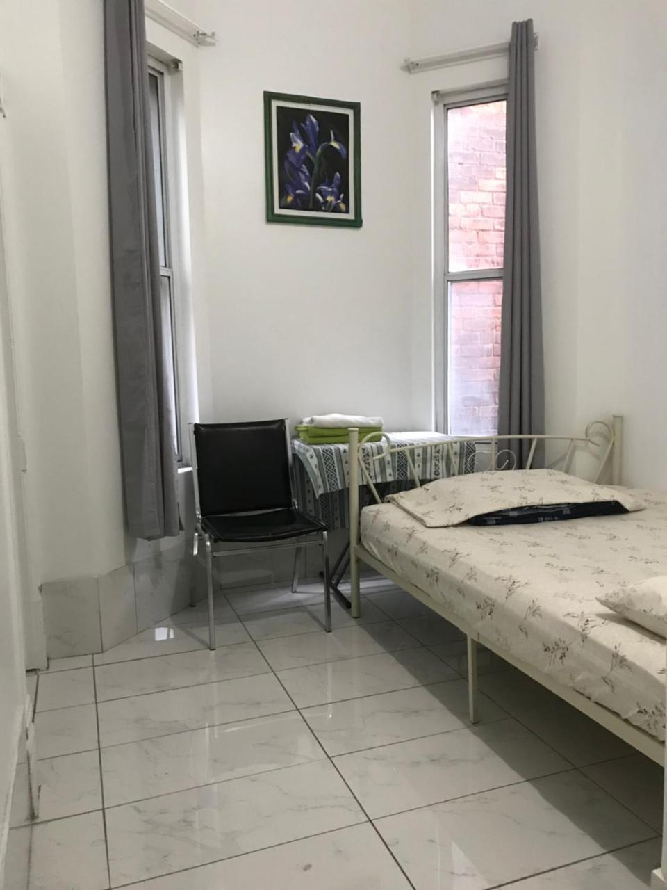 Chinatown Travellers Home Торонто Екстер'єр фото
