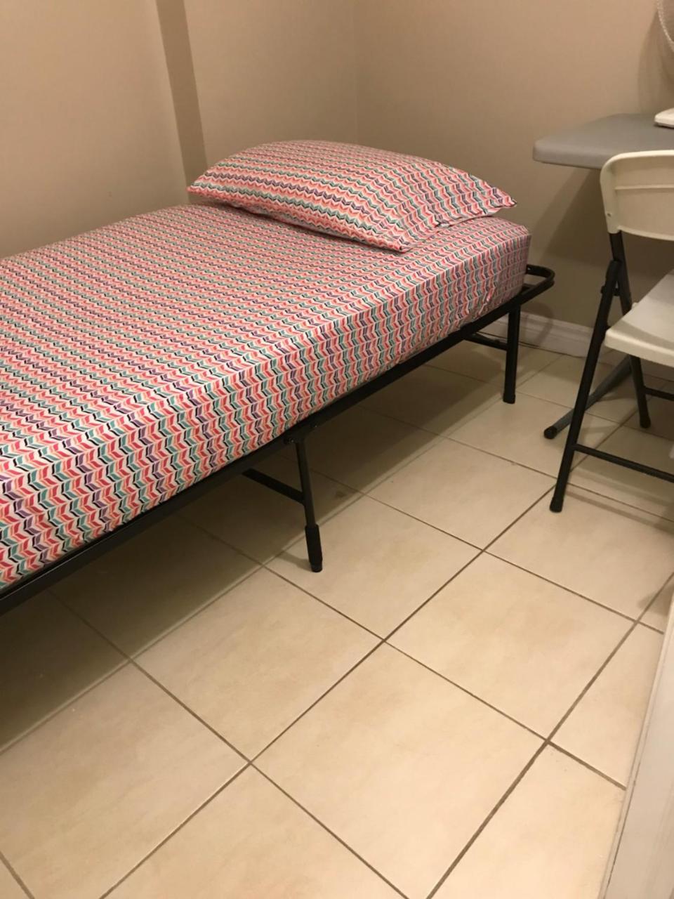 Chinatown Travellers Home Торонто Екстер'єр фото