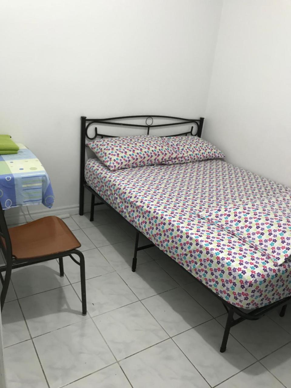 Chinatown Travellers Home Торонто Екстер'єр фото