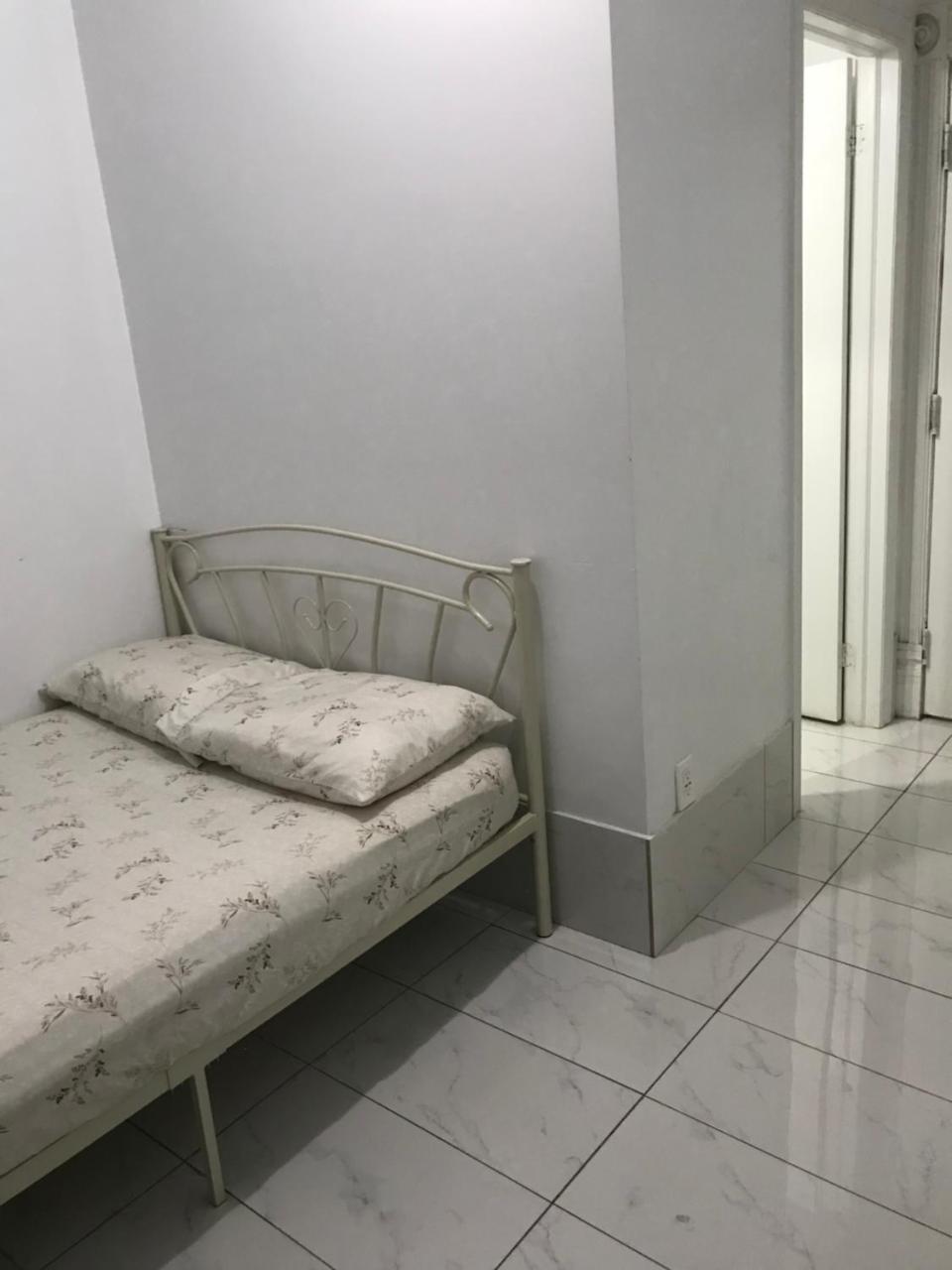 Chinatown Travellers Home Торонто Екстер'єр фото