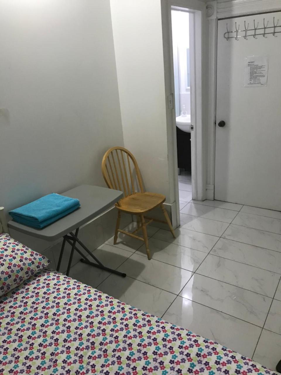 Chinatown Travellers Home Торонто Екстер'єр фото