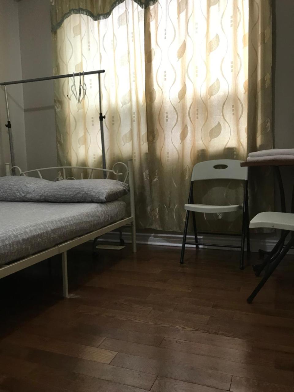 Chinatown Travellers Home Торонто Екстер'єр фото