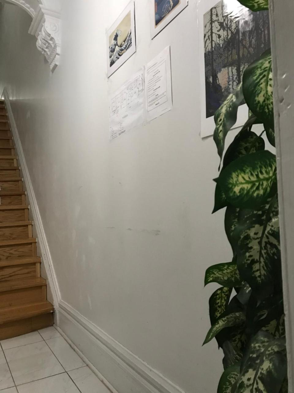 Chinatown Travellers Home Торонто Екстер'єр фото