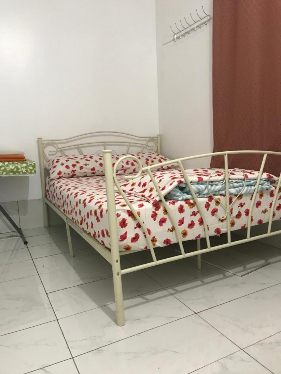 Chinatown Travellers Home Торонто Екстер'єр фото